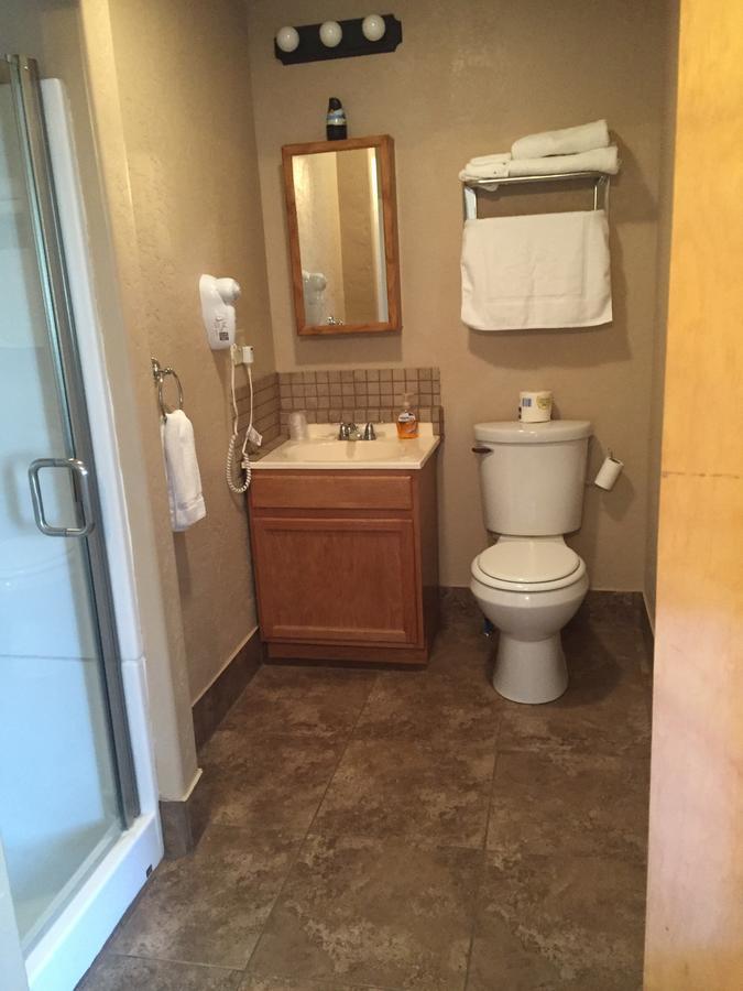 Harrison Inn Duchesne エクステリア 写真